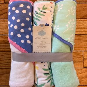 Cloud Island hooded towels set of 3